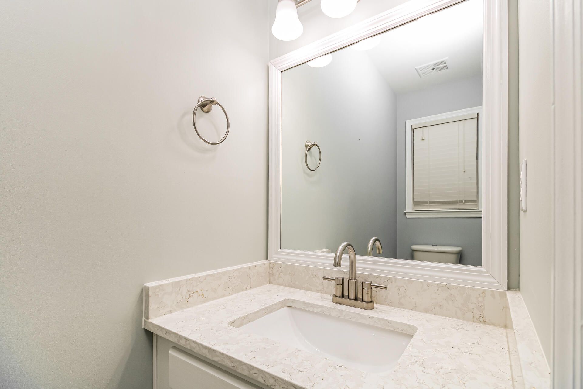 903 Reserve Way Photo 17