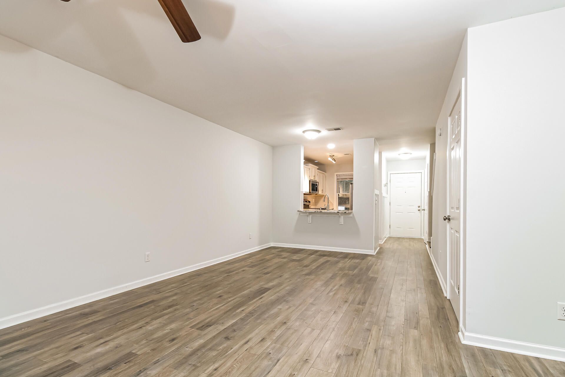 903 Reserve Way Photo 8