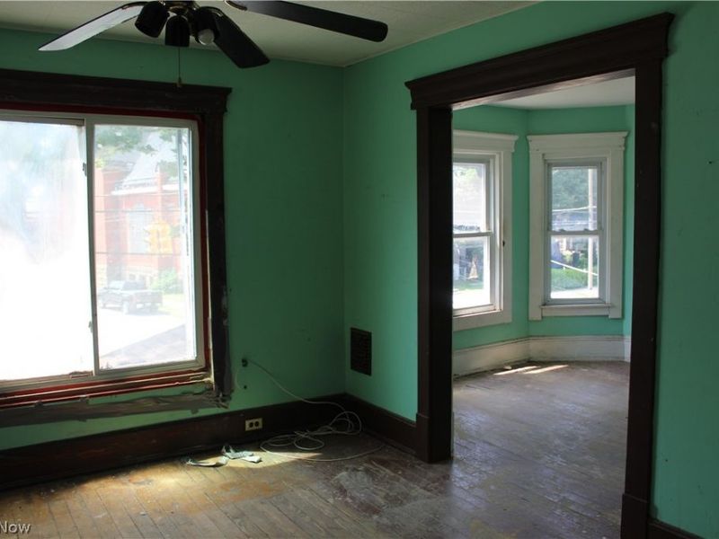 3261 Scranton Road, Cleveland, OH 44109 Photo 5
