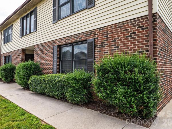525 12th Street SW, Unit 28, Hickory, NC 28602
