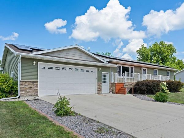 219 5th Street SE, Madelia, MN 56062