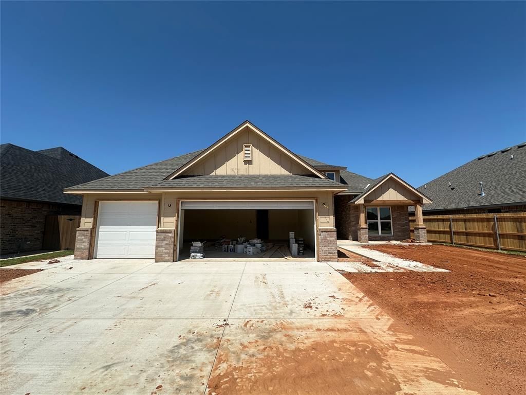 4905 Vine Cliff Road, Mustang, OK 73064 Main Photo