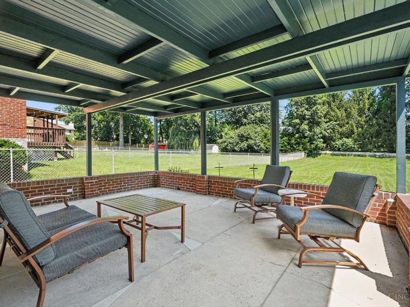 5626 N Glen Road, Green Township, OH 45248 Photo 9