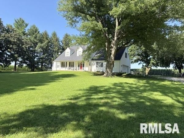 2266 N 625 East Road, Edinburg, IL 62531