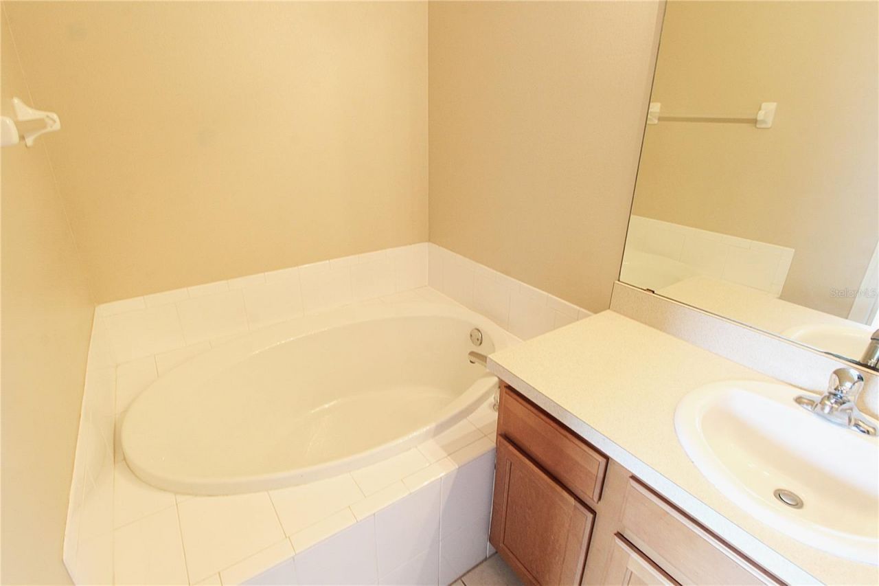 4011 Burlwood Road, Sarasota, FL 34233 Photo