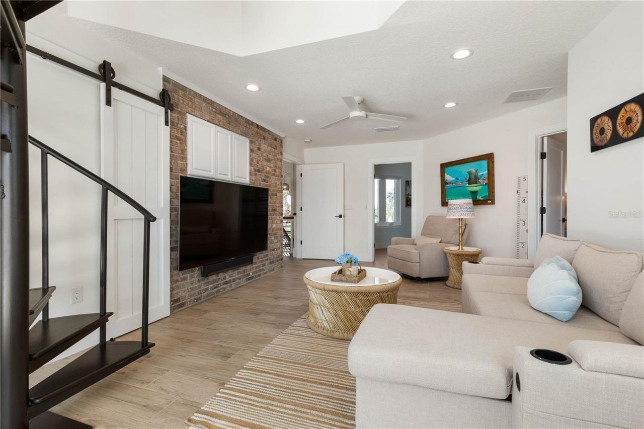 346 N 12th Street, Flagler Beach, FL 32136 Photo