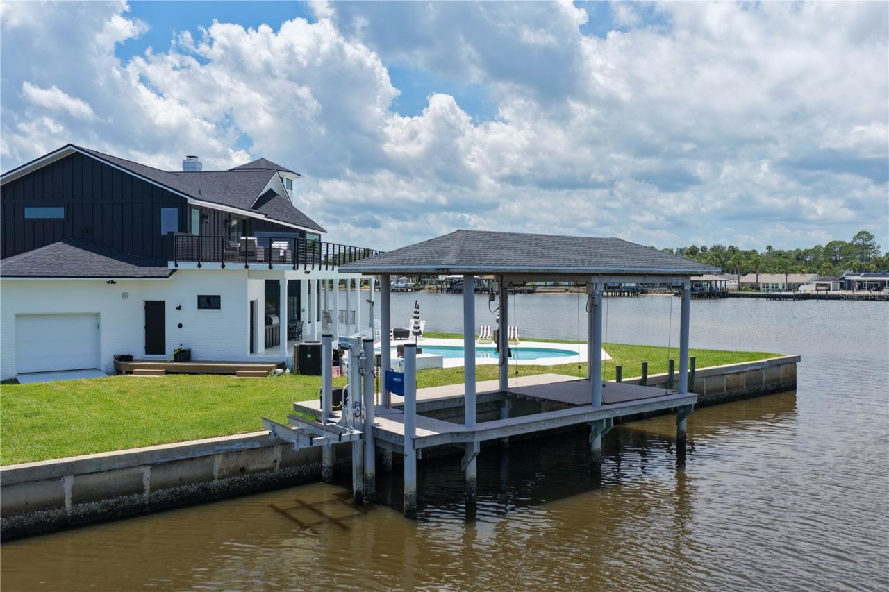 346 N 12th Street, Flagler Beach, FL 32136 Photo