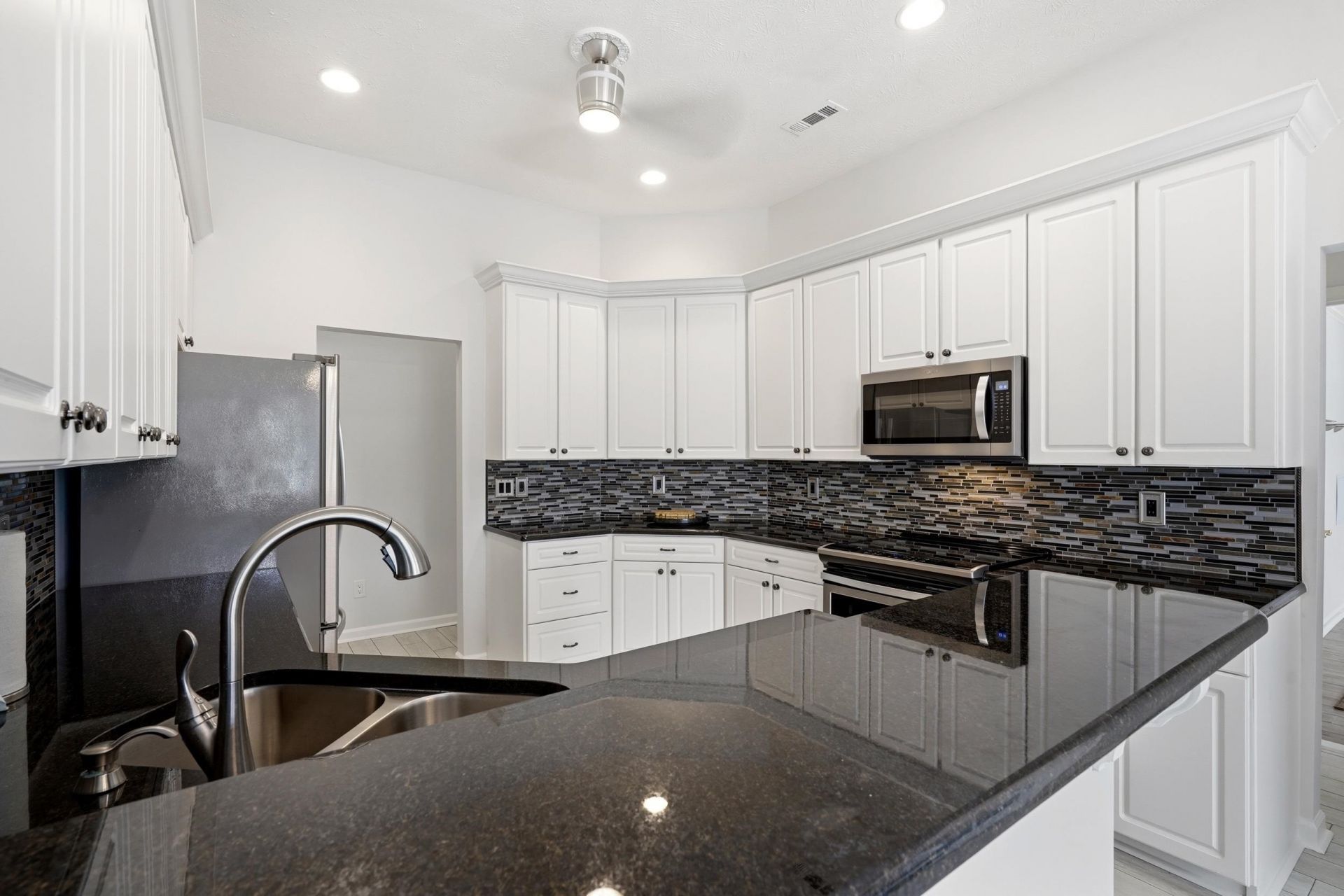 300 Catawba River Rd.  Photo 6