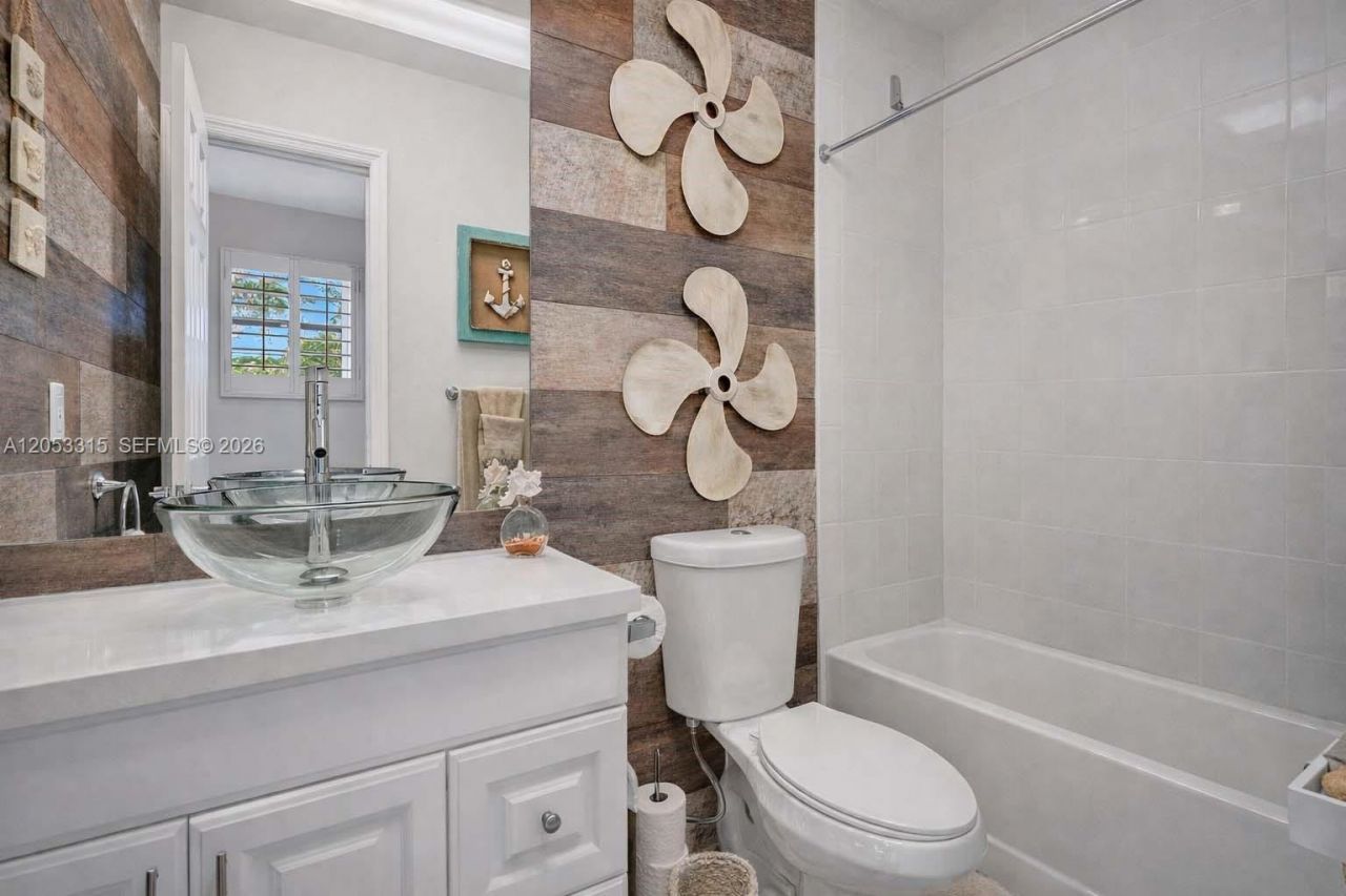 3530 NW 52nd Ave , Unit 509, Lauderdale Lakes, FL 33319 Photo