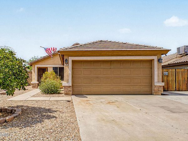 896 E GRAHAM Lane, Apache Junction, AZ 85119