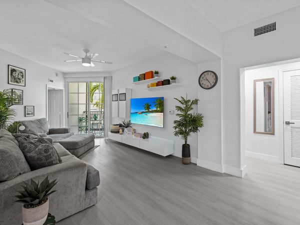 533 NE 3rd Avenue, Unit 339, Fort Lauderdale, FL 33301