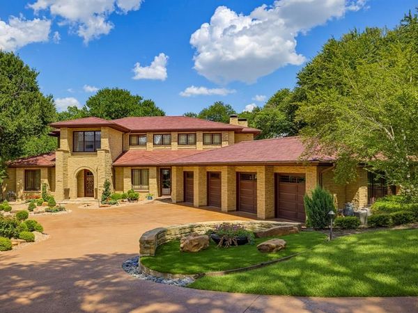 6816 Oak Hill Drive , Fort Worth, TX 76132