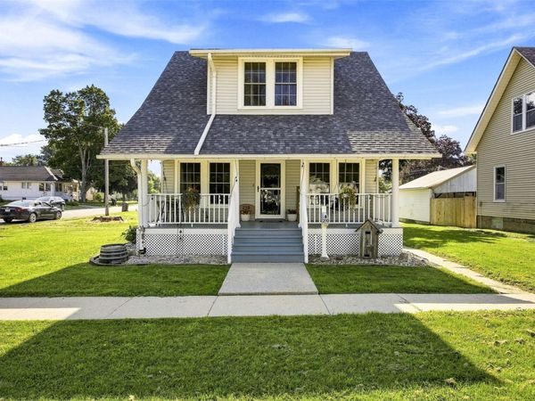 210 Walnut St , Tipton, IA 52772
