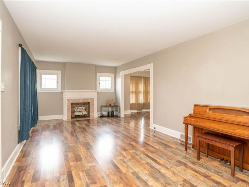 106 W Summit Street, Alliance, OH 44601 Photo 6