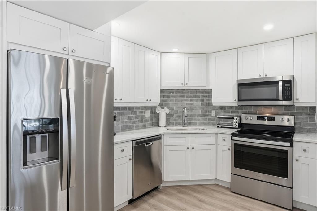 5 Bluebill Ave, Unit 308, Naples, FL 34108 Photo