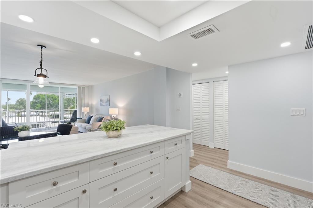 5 Bluebill Ave, Unit 308, Naples, FL 34108 Photo
