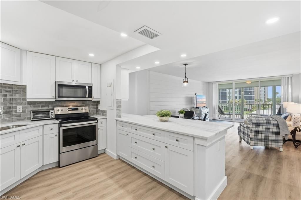 5 Bluebill Ave, Unit 308, Naples, FL 34108 Photo