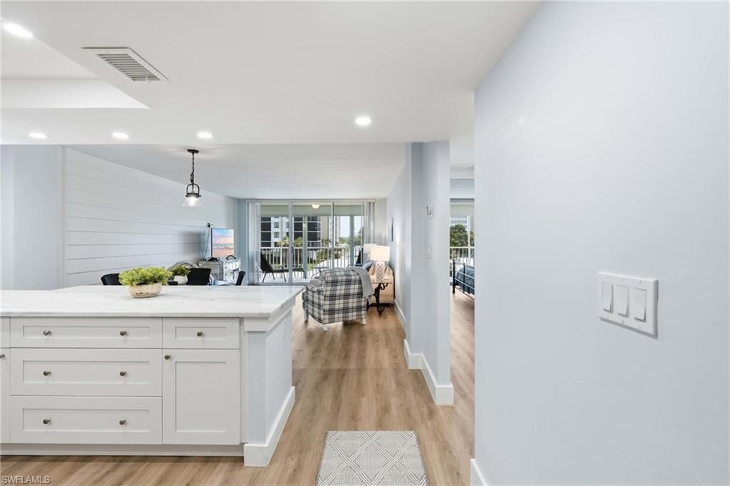 5 Bluebill Ave, Unit 308, Naples, FL 34108 Photo