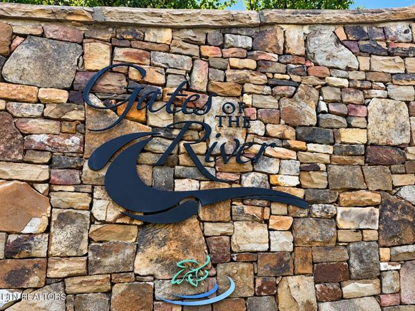 The Gates Drive, Decatur, TN 37322