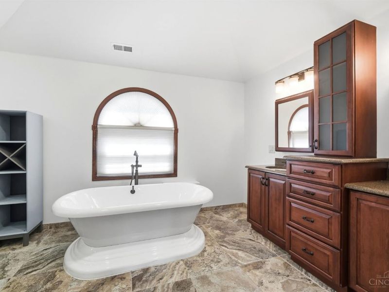 8303 Paddington Court, West Chester, OH 45069 Photo 40