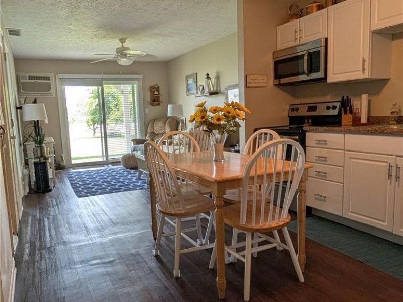 459 N Lake Pine Drive, Unit 2, Marblehead, OH 43440 Photo 3