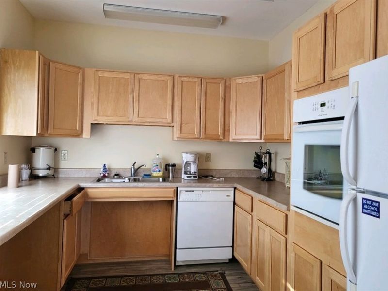 459 N Lake Pine Drive, Unit 2, Marblehead, OH 43440 Photo 3