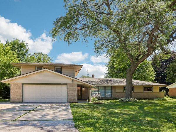 6964 N Braeburn LANE, Glendale, WI 53209