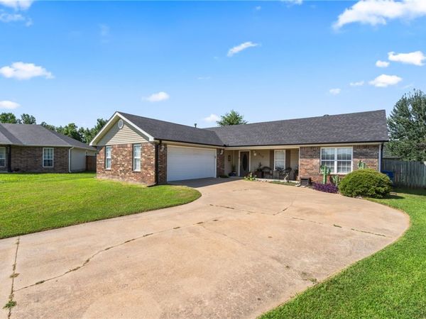 210 Perry Circle , Gravette, AR 72736