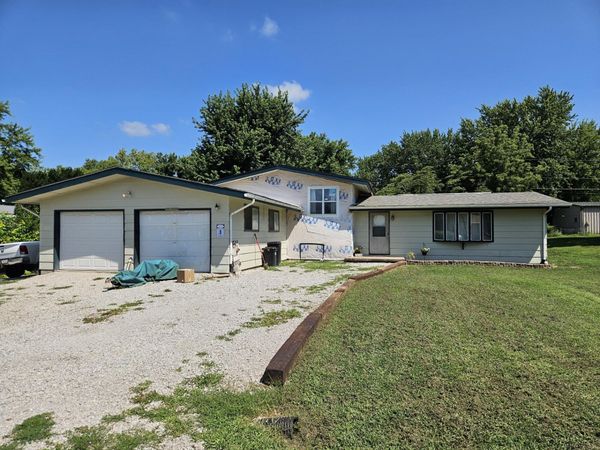 140 E HANOVER STREET, Letts, IA 52754