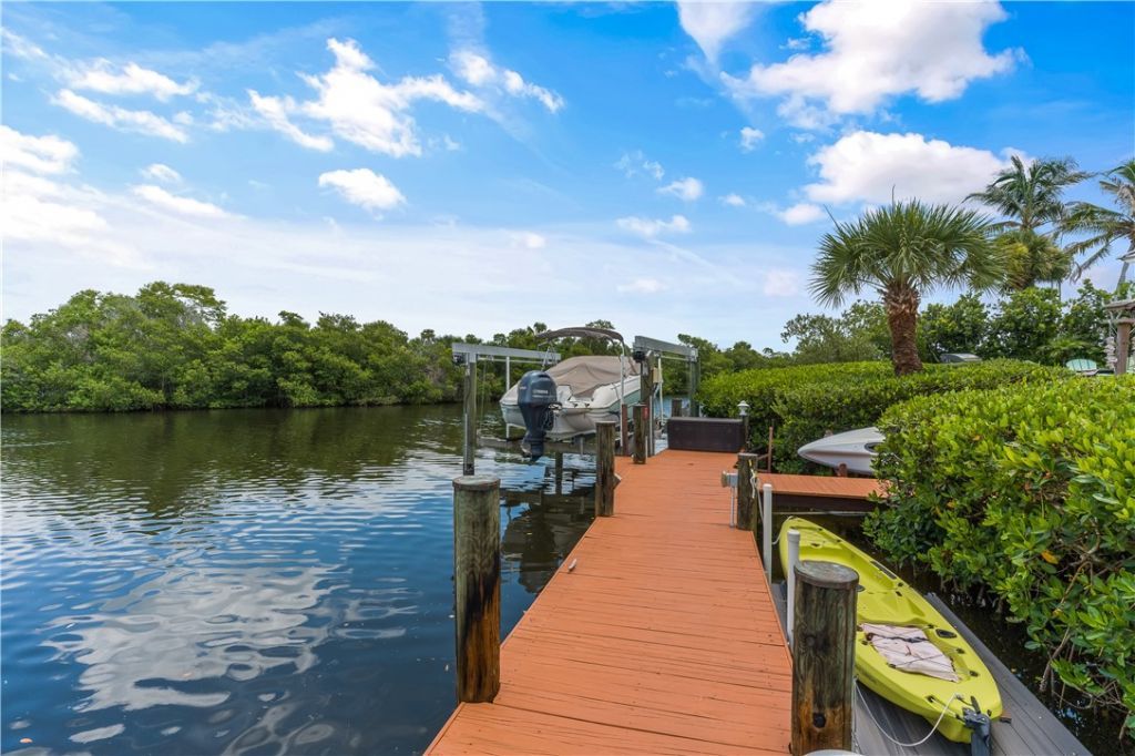 2165 6th Court Se, Vero Beach, FL 32962 Photo