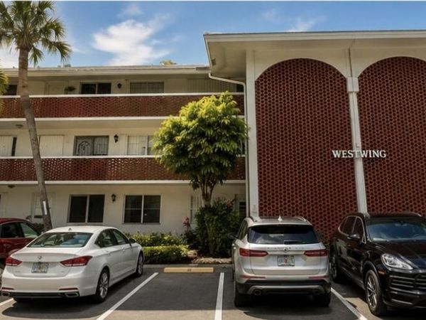 2050 NE 39th Street, Unit W312, Lighthouse Point, FL 33064