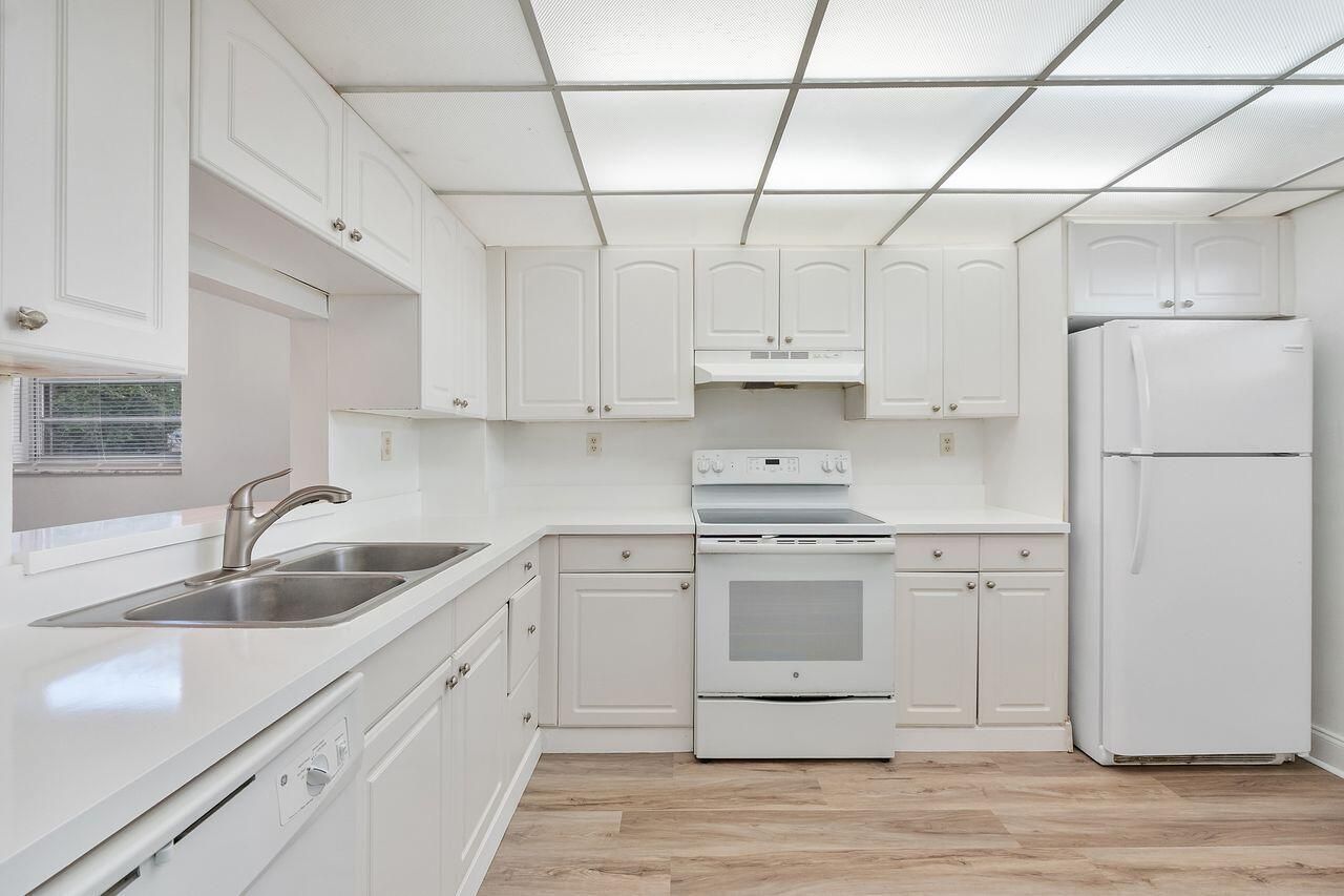 1075 Riverside Drive, Unit 508, Coral Springs, FL 33071 Photo