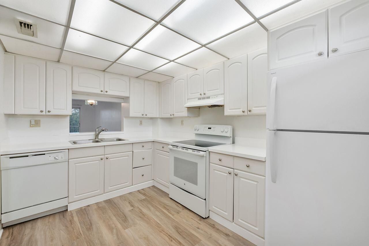 1075 Riverside Drive, Unit 508, Coral Springs, FL 33071 Photo