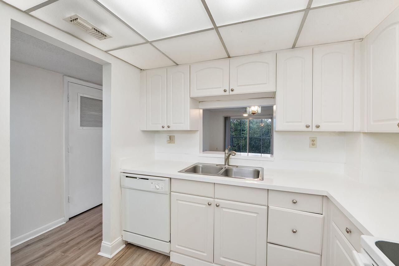 1075 Riverside Drive, Unit 508, Coral Springs, FL 33071 Photo
