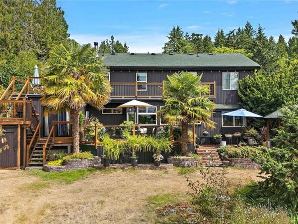 11007 Cedar Lane, North Saanich, BC V8L 5R1
