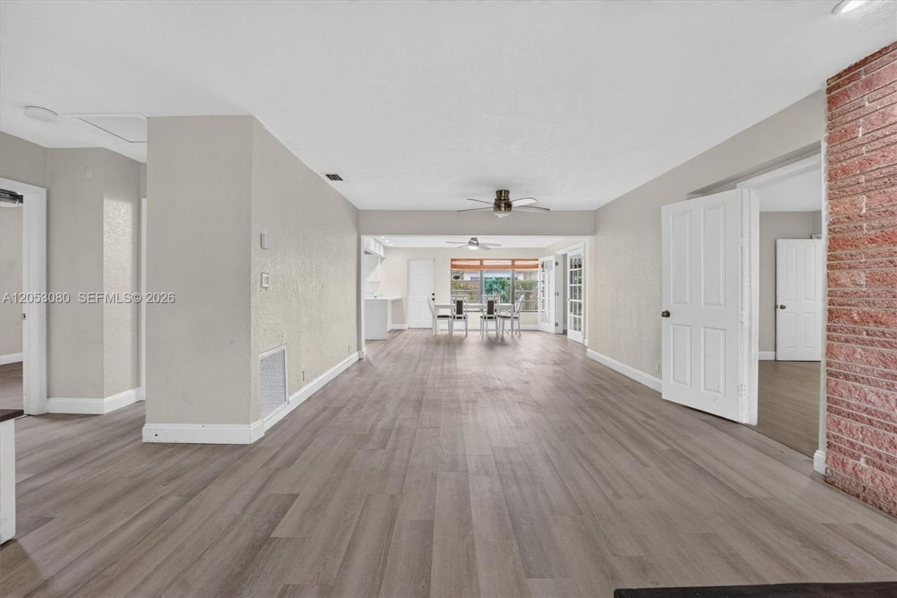 649 W Evanston Cir, Fort Lauderdale, FL 33312 Photo