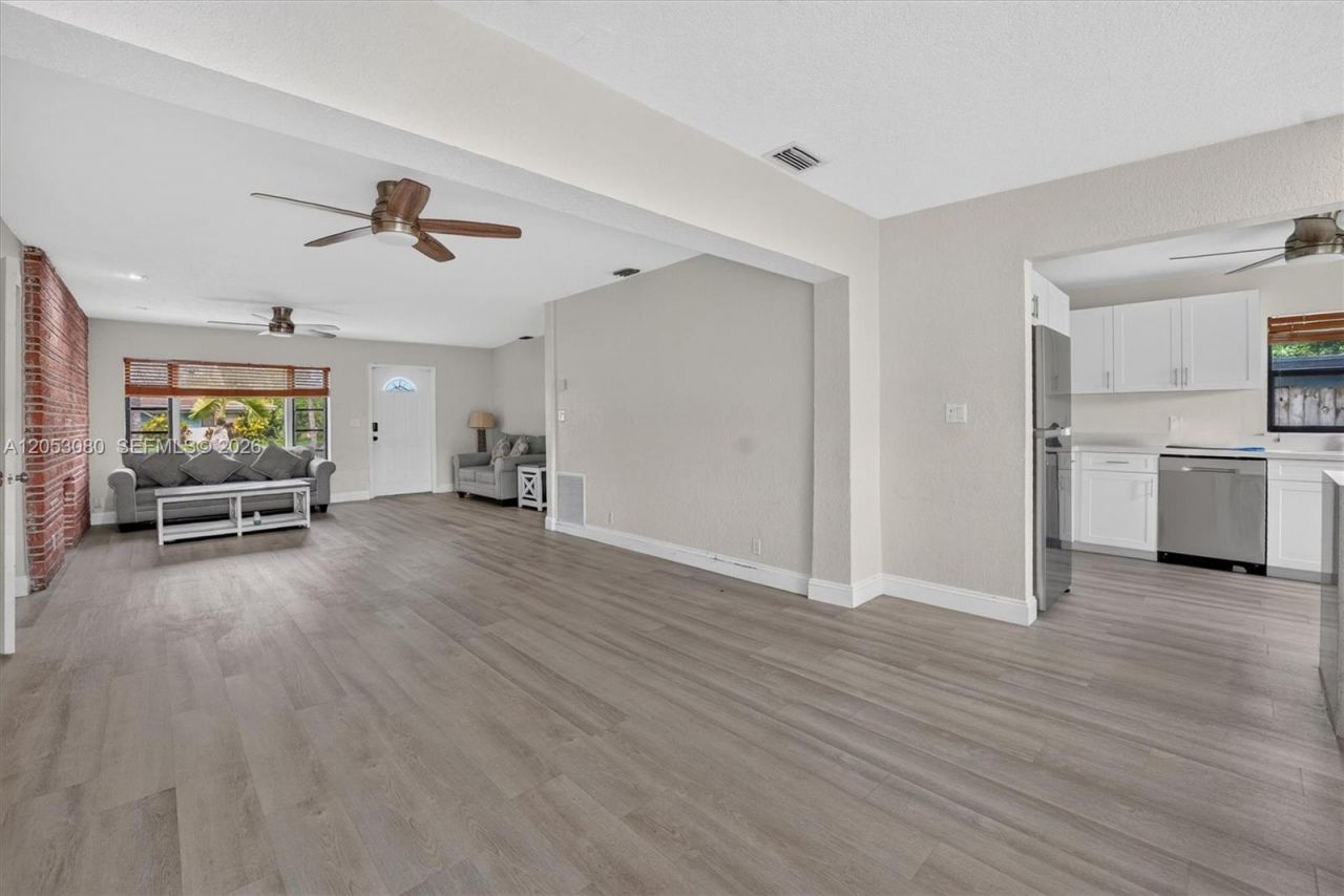 649 W Evanston Cir, Fort Lauderdale, FL 33312 Photo