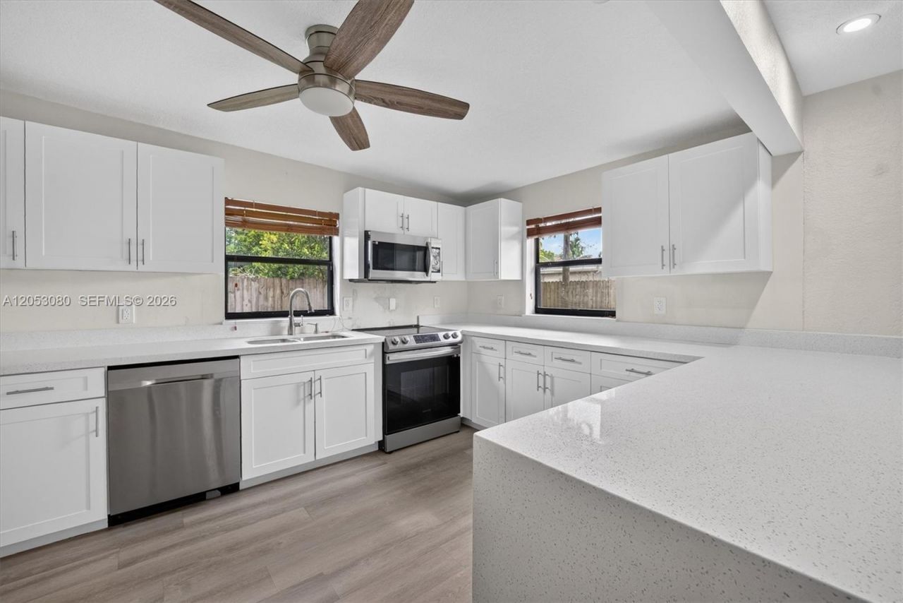 649 W Evanston Cir, Fort Lauderdale, FL 33312 Photo