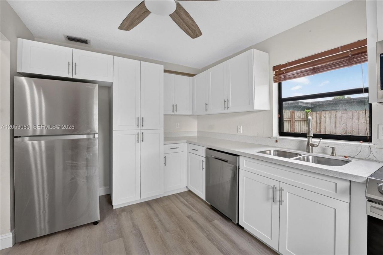 649 W Evanston Cir, Fort Lauderdale, FL 33312 Photo