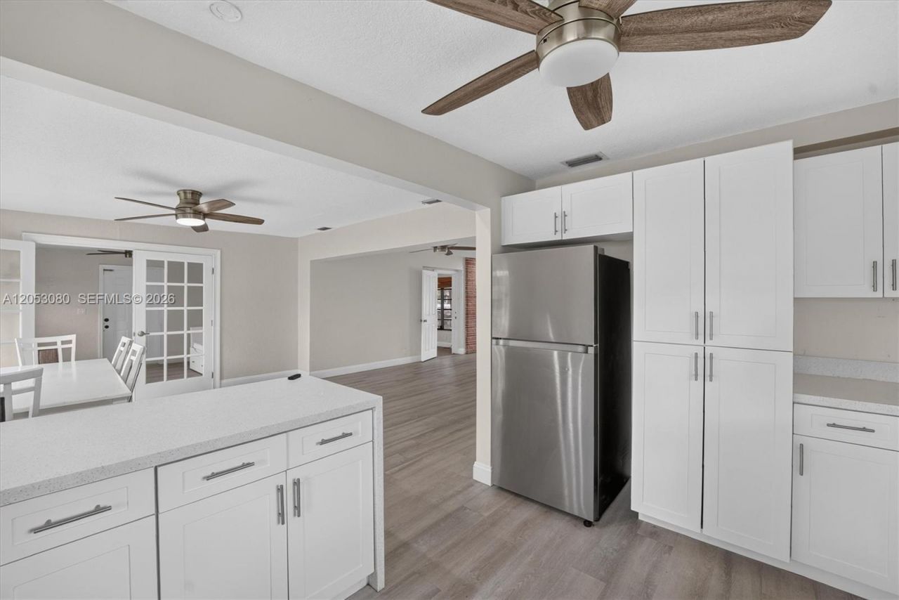 649 W Evanston Cir, Fort Lauderdale, FL 33312 Photo