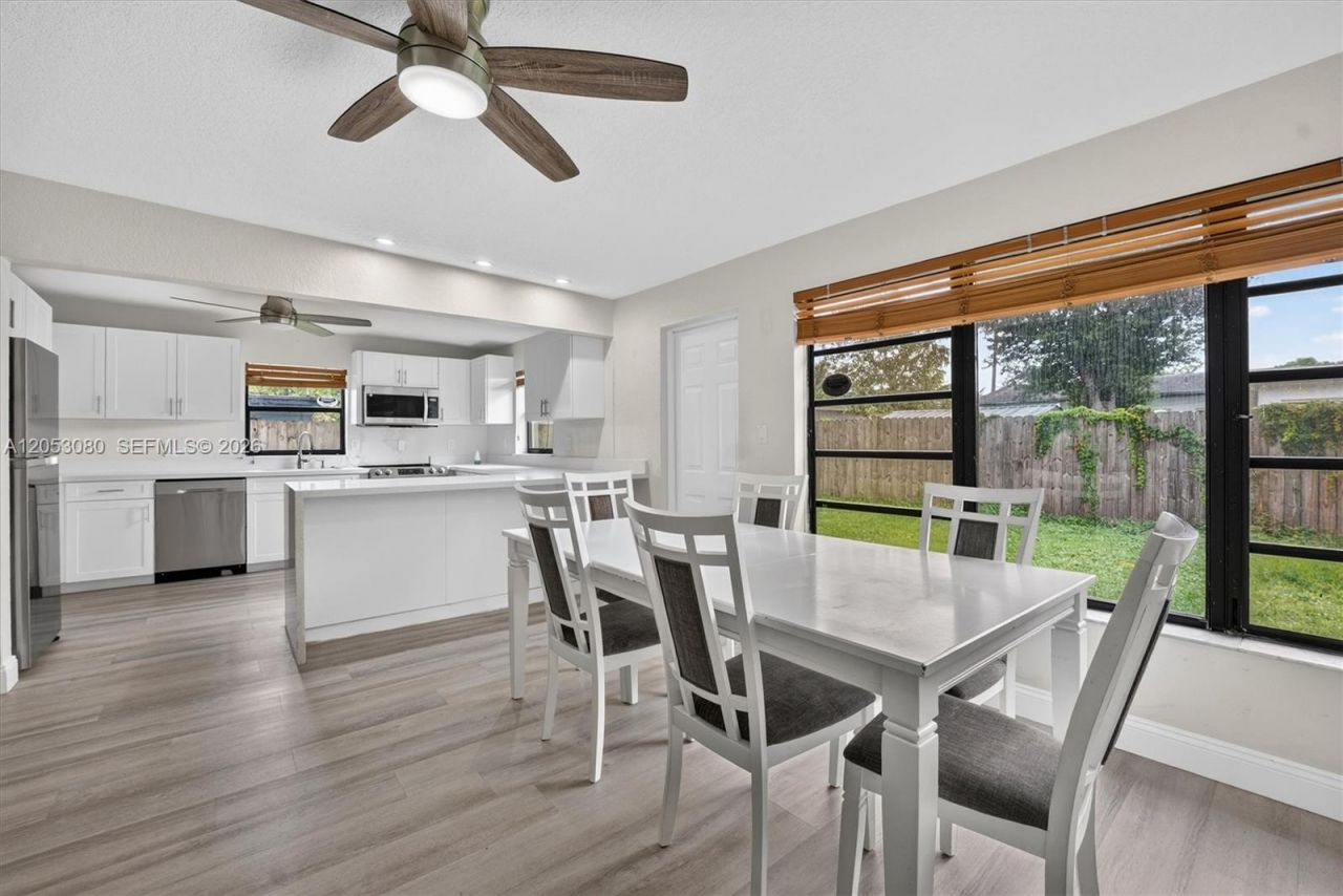 649 W Evanston Cir, Fort Lauderdale, FL 33312 Photo