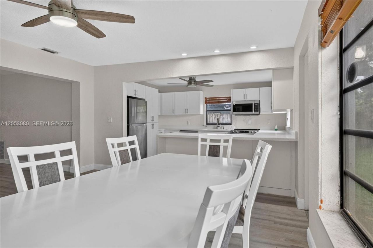 649 W Evanston Cir, Fort Lauderdale, FL 33312 Photo