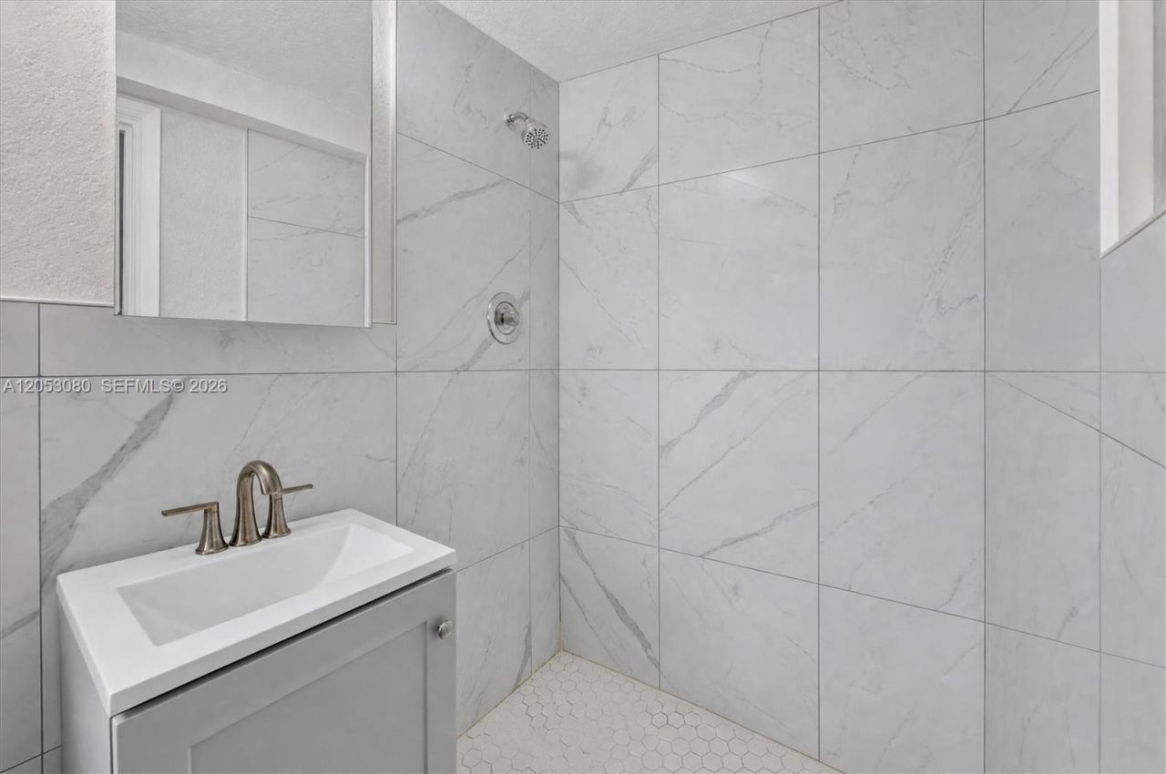 649 W Evanston Cir, Fort Lauderdale, FL 33312 Photo