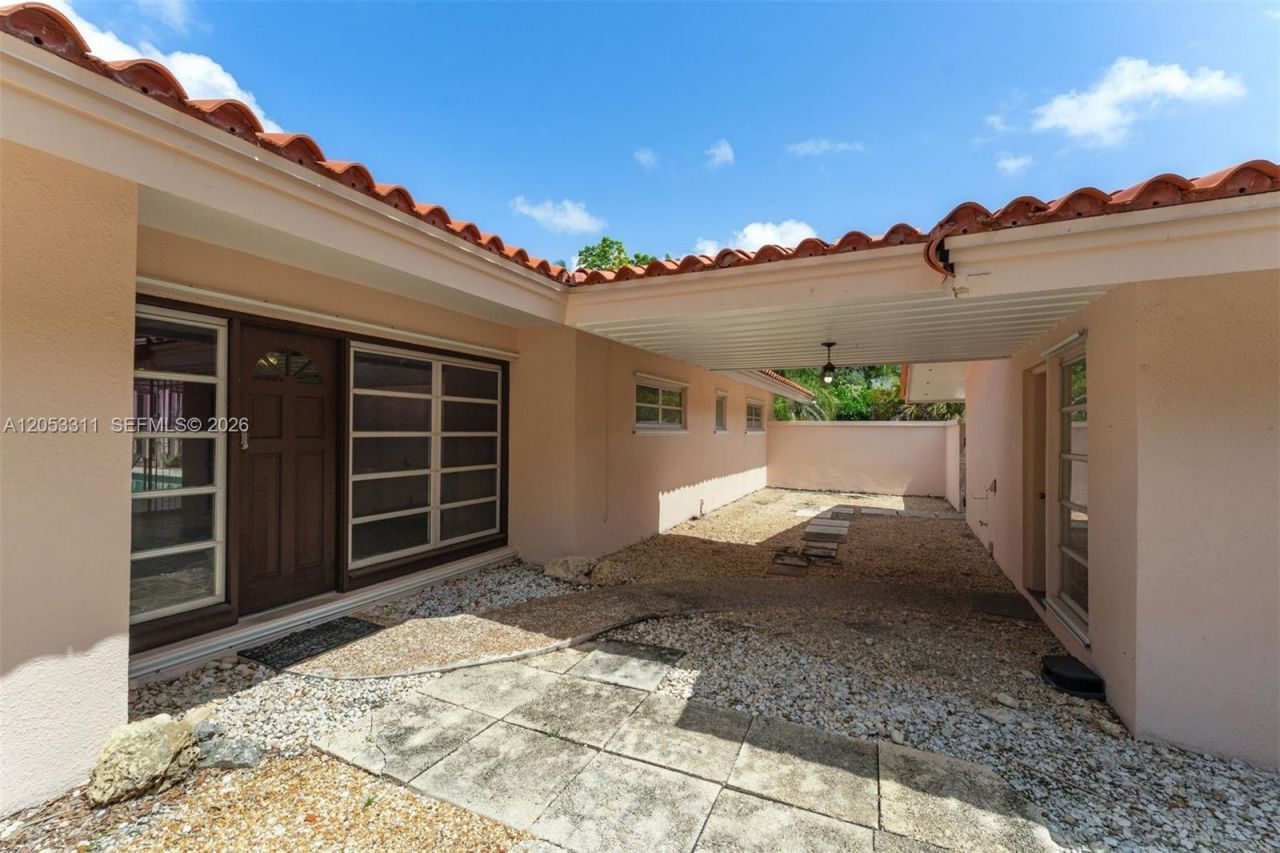 11950 SW 67 Ct , Pinecrest, FL 33156 Photo