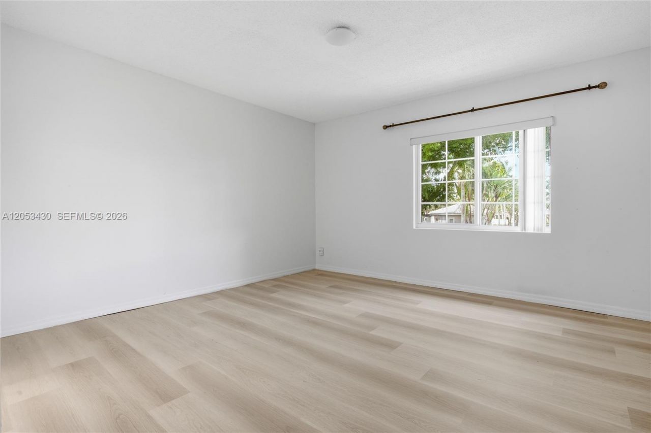 2066 Madeira Dr , Unit 2066, Weston, FL 33327 Photo