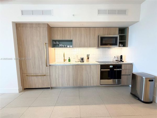 159 NE 6th St , Unit 3215, Miami, FL 33132