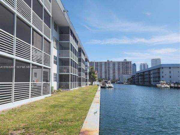 3750 NE 170th St, Unit 311, North Miami Beach, FL 33160