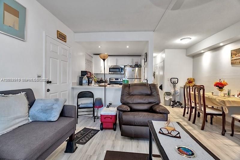 19000 NE 3rd Ct , Unit 405, Miami, FL 33179 Photo