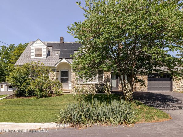 37 Harry Howard Avenue, Hudson, NY 12534