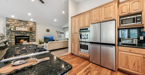 1501 Crystal Air Drive, South Lake Tahoe, CA 96150 Photo